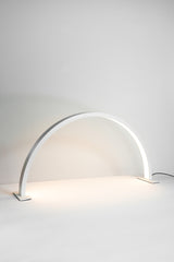 Lampe de table demi-lune