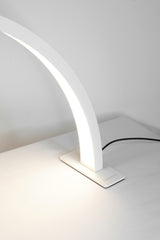Lampe de table demi-lune