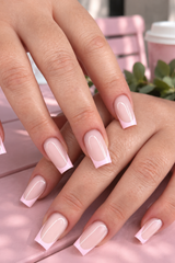 Capsules coffin, builder gel n°17 et gel polish n°63 LOUNAILS — french rose avec contour blanc sur ongles longs carrés