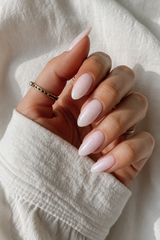Builder gel 1 lounails autoégalisant blanc laiteux avec paillettes orangées