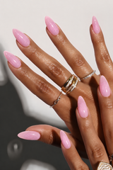 Builder gel 3 lounails autoégalisant rose pailleté sur ongles en amande