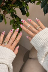 Builder gel n°16, gel polish n°2 et n°56, crystal top LOUNAILS — nail art coeurs rouges french blanc sur ongles longs en amande