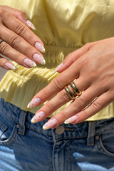 Gel polish n°39 et n°64 LOUNAILS — nail art pois bleus french jaune sur ongles longs en amande